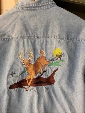 Vintage 90s Embroidered Buck Deer Denim Shirt Whitetail Moon Scene Size Small